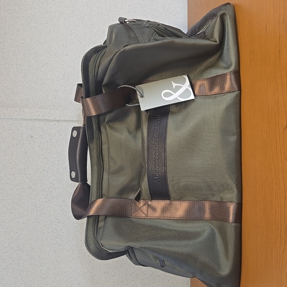 NWT Abercrombie & Kent Large Travel Safari Army Green And Brown Duffle Bag